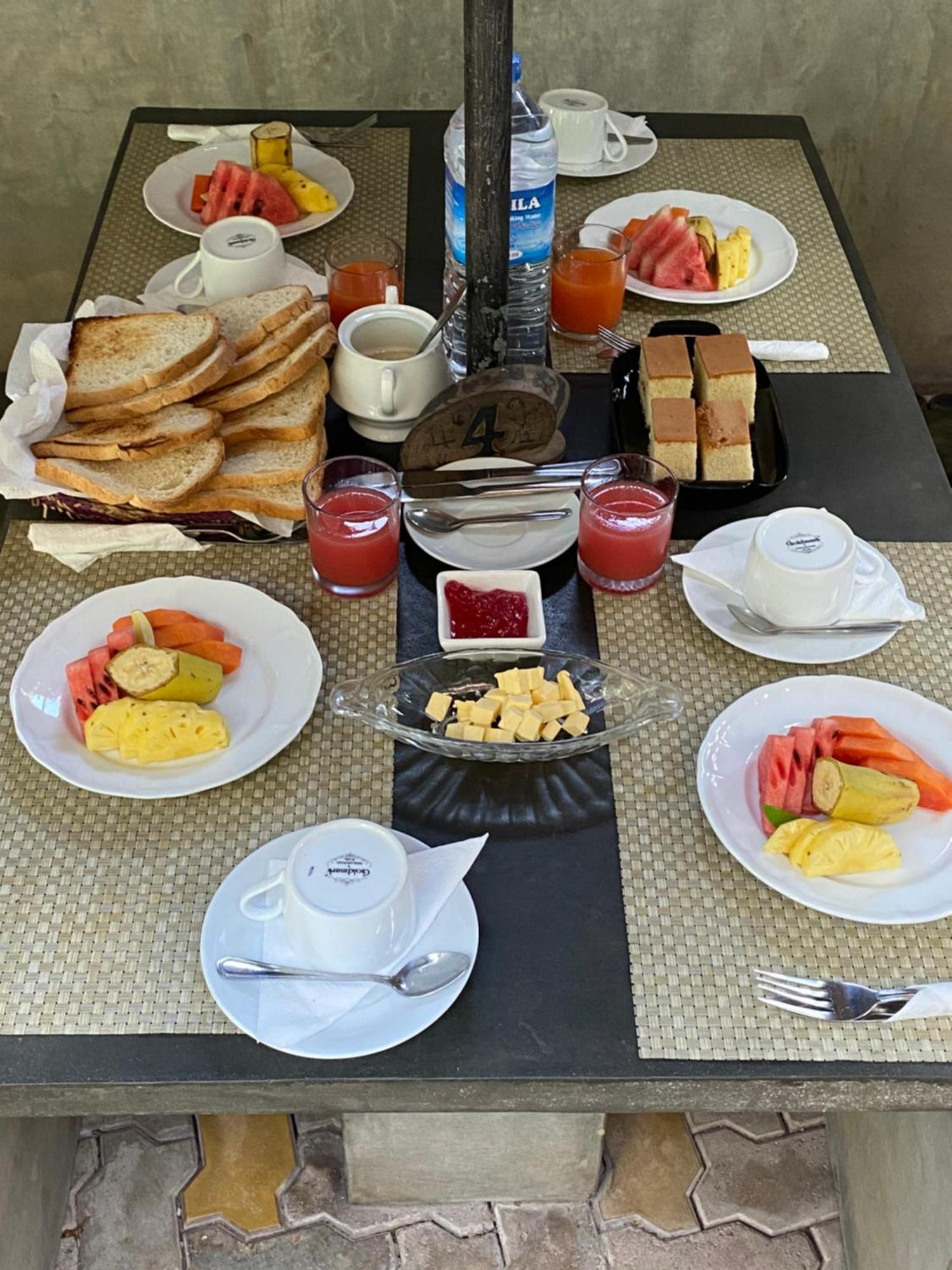 Hotel Tinaya Дамбулла Екстер'єр фото